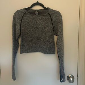 Long sleeve gym crop top with thumb holes